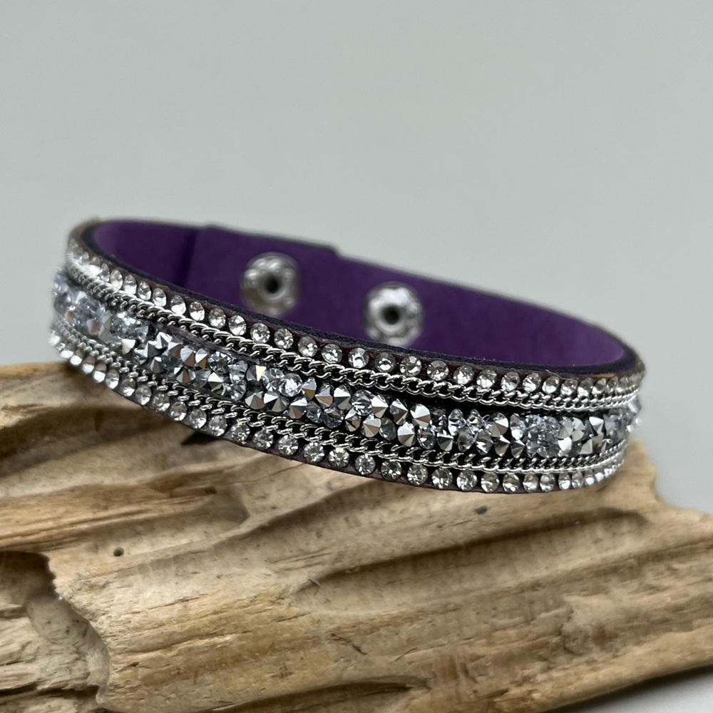 Elegant Silver and Purple Bracelet - Picture 1 of 4